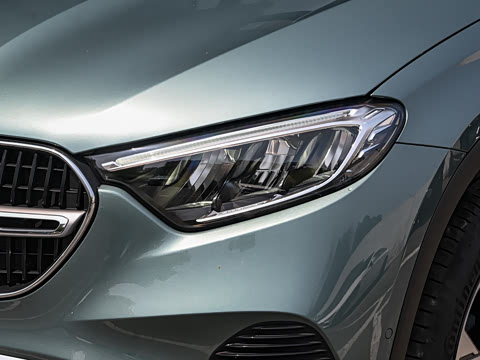 2025�� �Ŀ� GLC 260 L 4MATIC ������