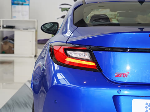 2025�� 2.4L �ֶ���EyeSight STI Sport type RS