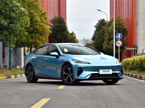 2025�� 300Ultra  �����Ǽ�AD PRO���̰�