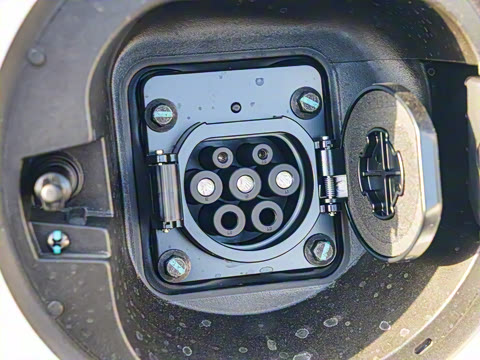 2025�� EV �Ǽݰ� 605km �콢��