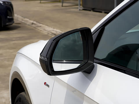 2025�� quattro 45�����ذ� 40 TFSI ������