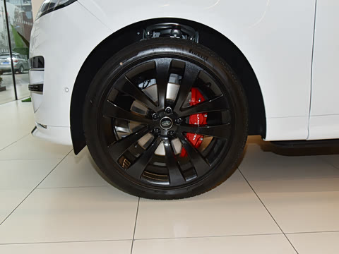 2025�� 400PS Dynamic HSE