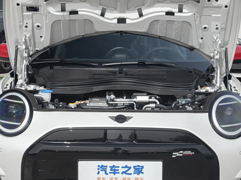 2025�� JOHN COOPER WORKS