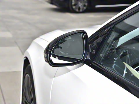 2025�� E 300 �������˶���