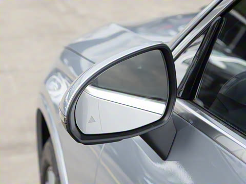 2025�� GLC 300 L 4MATIC ������ 5��