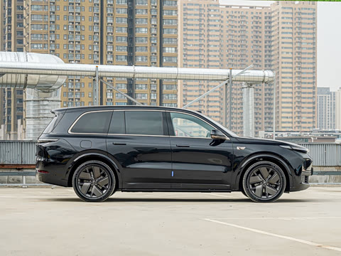 2025�� Ultra ���ܻ��°�