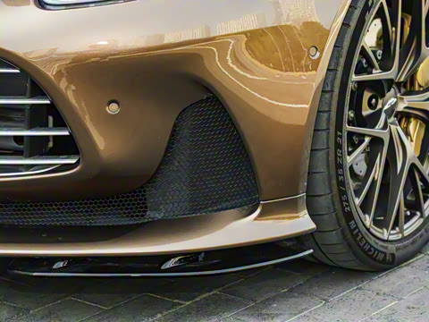 2025�� 4.0T V8 Volante