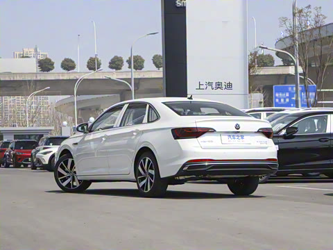 2025�� �Ŀ� 300TSI DSG׿Խ��