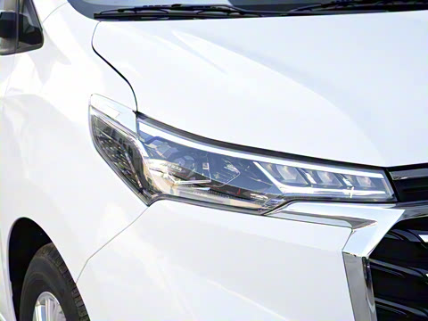 2025�� 2.0L �ֶ��м����а� CNG 7��