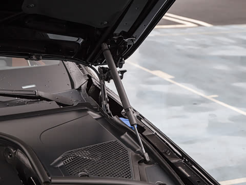 2025�� S 400 L ������