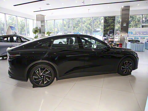 2025�� 560PRO 185kW