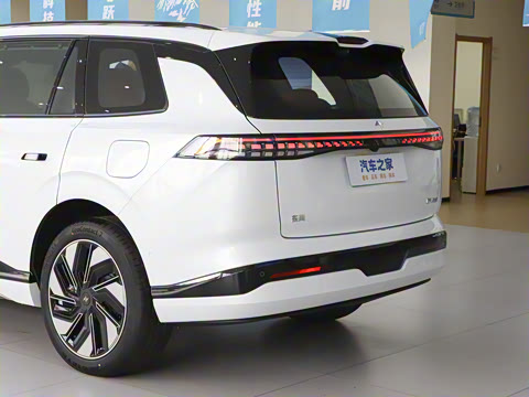 2025�� 210Ultra���Ȱ� 6��