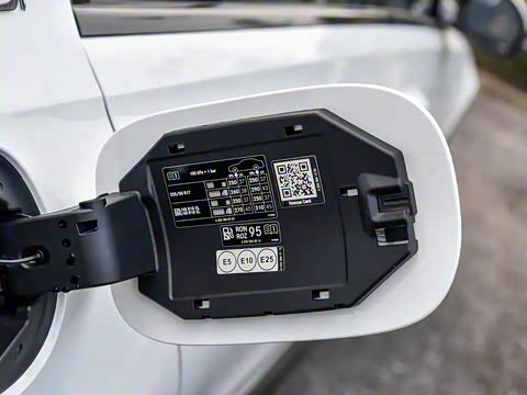 2025�� �Ŀ� C 260 L �ҹ�˶���