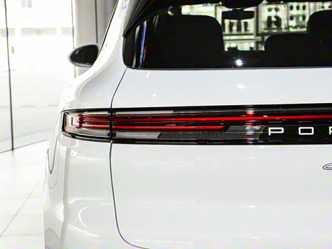 2025�� Cayenne S E-Hybrid 3.0T