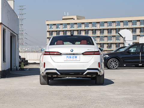 2025�� 530Li ������ M�˶���װ