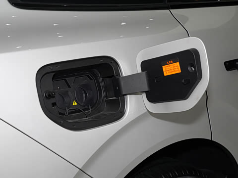 2025�� 210Ultra���Ȱ� 5��