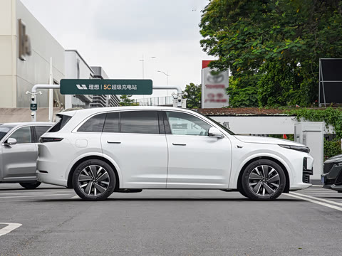 2025�� Pro ���ܻ��°�