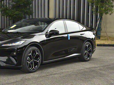 2025�� 300UltraǬ���Ǽ�ADS SE���̰�