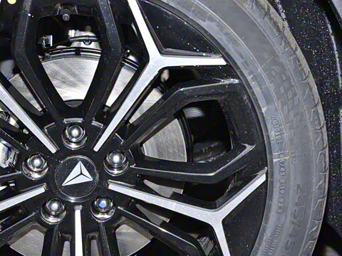 2025�� 300UltraǬ���Ǽ�ADS SE���̰�