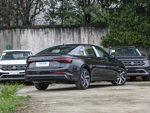 2025�� �Ŀ� 300TSI DSG׿Խ��