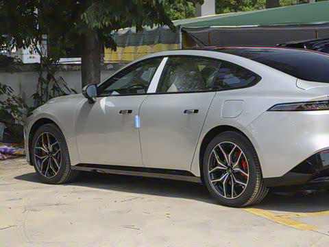 2025�� ���� 650ProѲ����