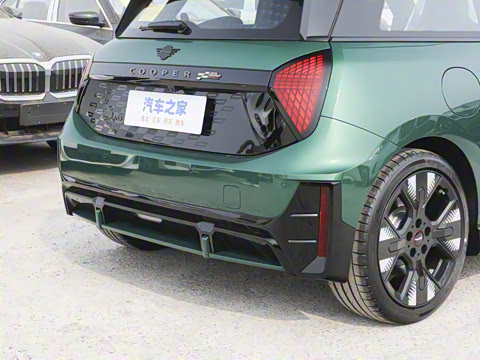 2025�� JOHN COOPER WORKS