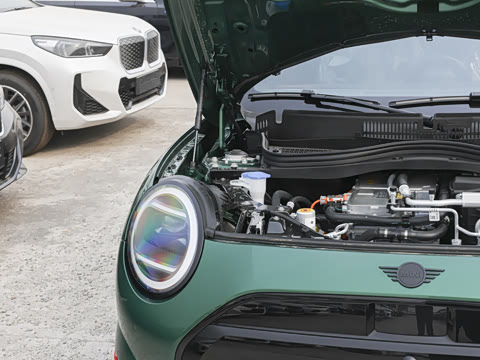 2025�� JOHN COOPER WORKS