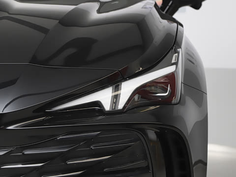 2025�� 2.0T 405 AT������