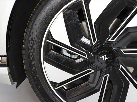 2025�� 636Max���Ȱ� 5��