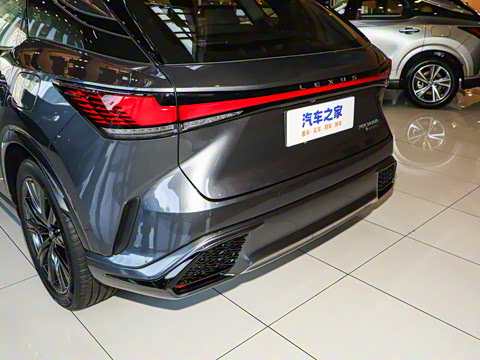 2025�� 500h ����F SPORT Performance