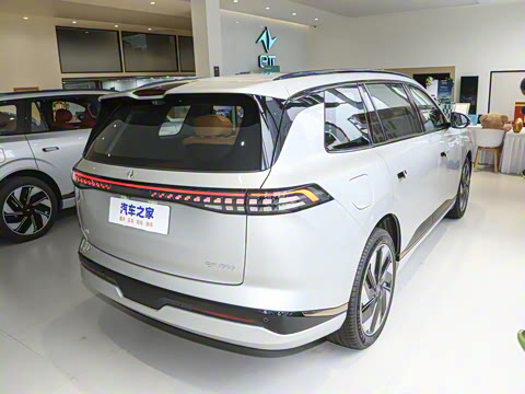 2025�� 210Ultra���Ȱ� 5��