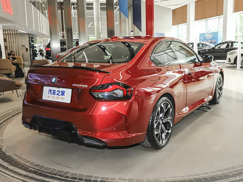 2025�� M240i xDrive