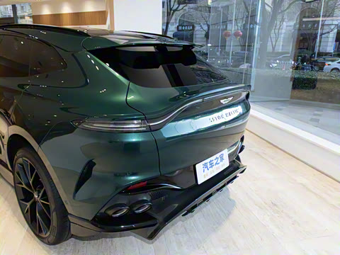 2025�� 4.0T V8 707