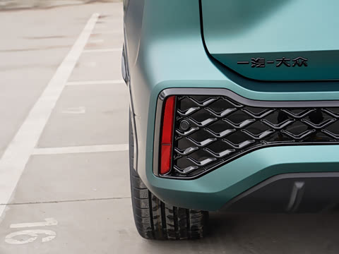 2025�� ̽��L 330TSI ������ӢCity��