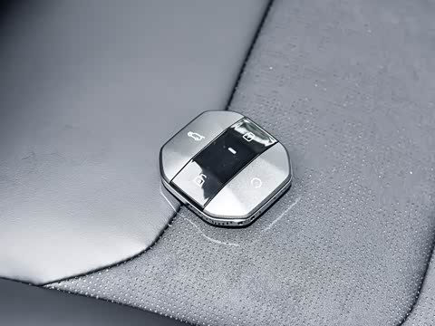 2025�� 2.0TD XWD �Զ�����