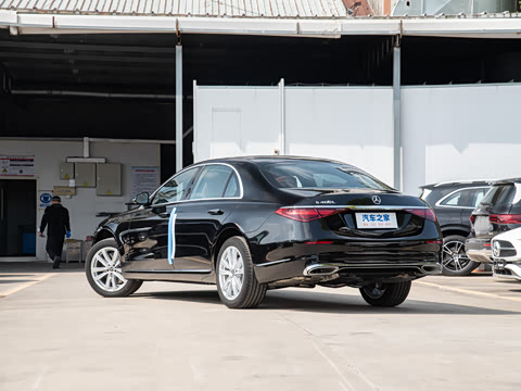 2025�� S 400 L ������