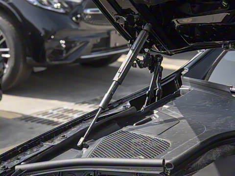 2025�� S 400 L ������