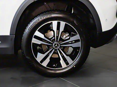 2025�� �Ŀ� GLA 200