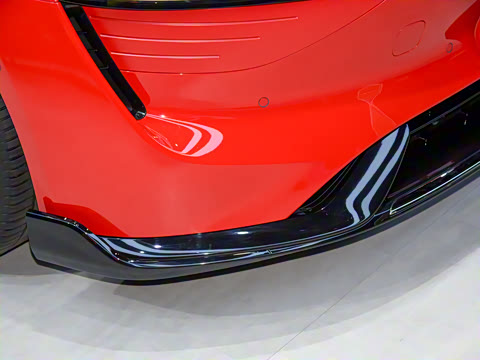 2025�� 703km Ultra�˶���