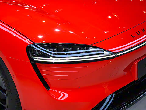 2025�� 703km Ultra�˶���