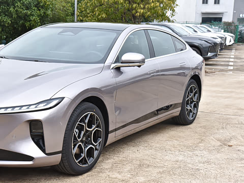 2025�� �������̰� 230�����