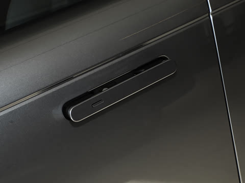 2025�� 3.0 L6 400PS ʢ���ӳ���