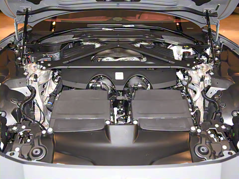 2025�� 4.0T V8 Coupe