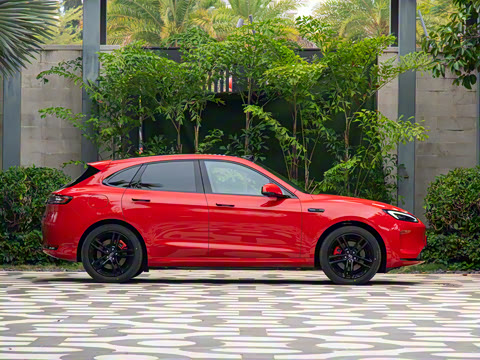 2025�� ����   Ultra ������