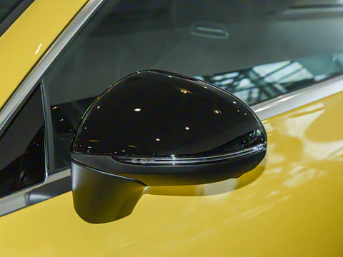 2025�� CLE 260 ������ܳ�