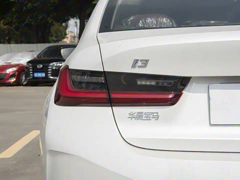 2025�� eDrive 40 L ��ҹ�˶���װ