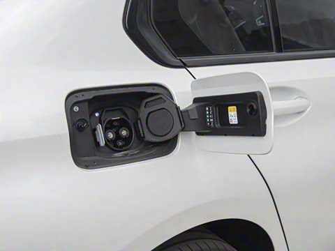 2025�� eDrive 40 L ��ҹ�˶���װ