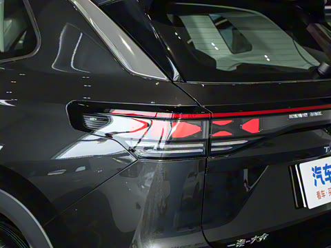 2025�� ̽��L 330TSI ������Ӣ