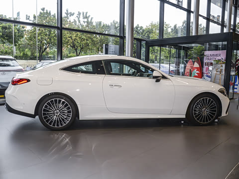 2025�� CLE 300 4MATIC �����ͽ��ܳ�