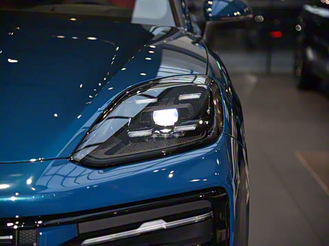 2025�� Cayenne 3.0T